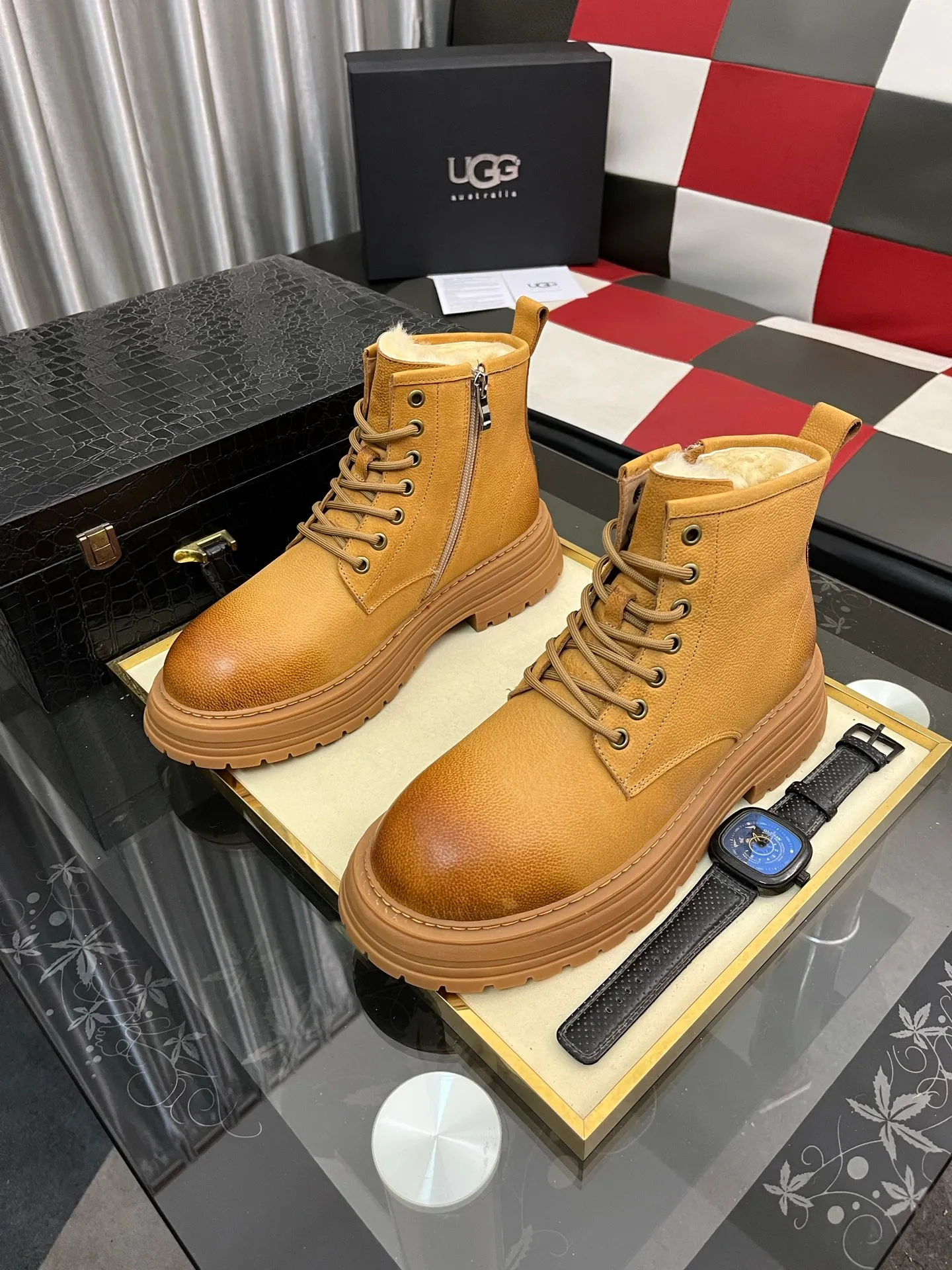 Men's Men's Shoes 💰660⌚️⌚️New UGG fur-integrated men's simple and fashionable snow shoes. The most worth buying at the end of this year are warm casual shoes. Whether you are out and about at home, their comfortable and warm performance will be your most suitable fashion companion! The material is cowhide upper and imported wool is used inside. Two layers of cowhide for warmth and comfort! The eva+ rubber patch outsole is cushioned, wear-resistant, and has good elasticity. It is light and wear-resistant, comfortable and soft, and the new simple cut is more fashionable. It has both practicality and fashion sense, so you no longer have to worry about how to match it in winter, while still maintaining fashionable taste. High-quality genuine wool produced in Dongguan. The material depends on the details! Size: 38-39-40-41-42-43-44-45